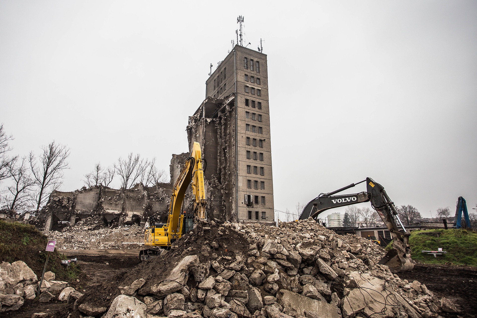 Budynki przy ulicy Fabrycznej i Kościuszki zostaną wyburzone