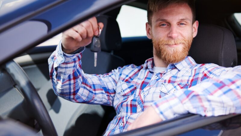 Nowe przepisy wprowadzane w życie zwiększają bezpieczeństwo na drogach: Kierowcy muszą posiadać polskie prawo jazdy