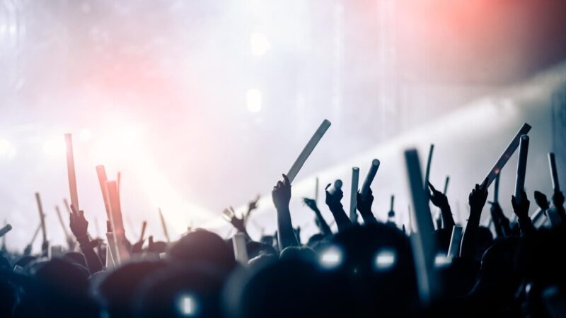 Dziady w dworku Chełmońskiego: Słowiańskie tradycje i dramat Mickiewicza na Dzień Zaduszny