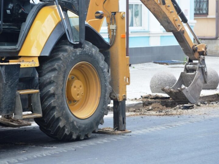 Nocne prace drogowe na ul. Tarczyńskiej w Gminie Żabia Wola: zamknięcie odcinka od 17 do 20 listopada