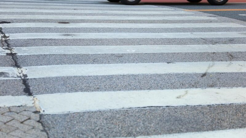 Nowe przejścia dla pieszych w Grodzisku Mazowieckim poprawiają bezpieczeństwo na drogach