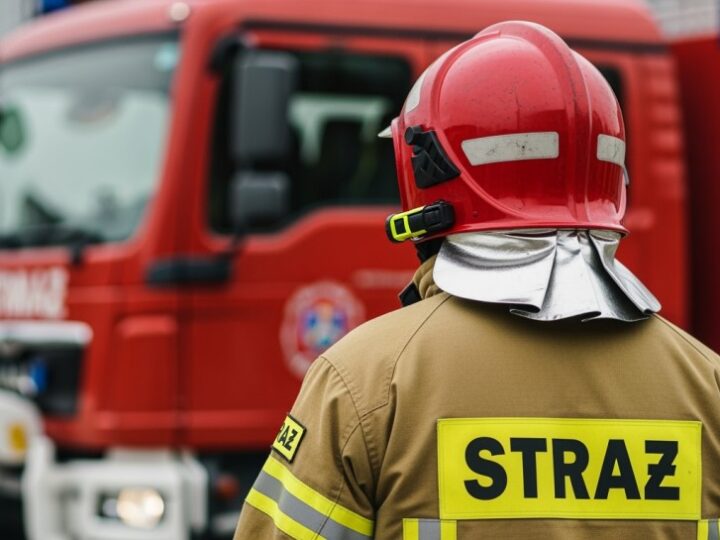 Pożar Netto w Grodzisku Mazowieckim: strażacy walczą z ogniem w nocy