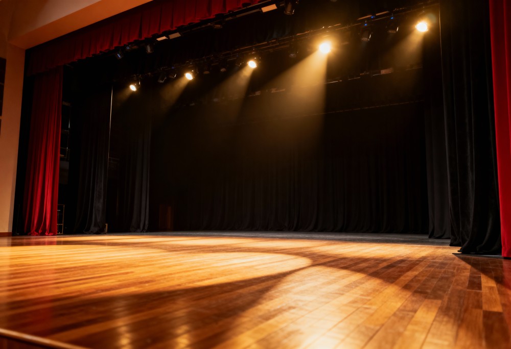 Odkryj emocje młodzieży w spektaklu „Inside” – poszukiwanie tożsamości na scenie!