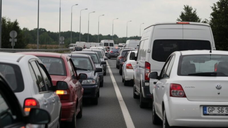 Bezpieczne zimowe drogi w Grodzisku: gotowość na każdą sytuację