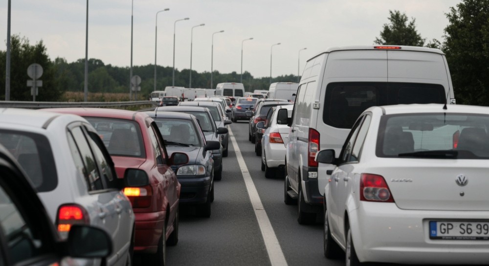 Bezpieczne zimowe drogi w Grodzisku: gotowość na każdą sytuację