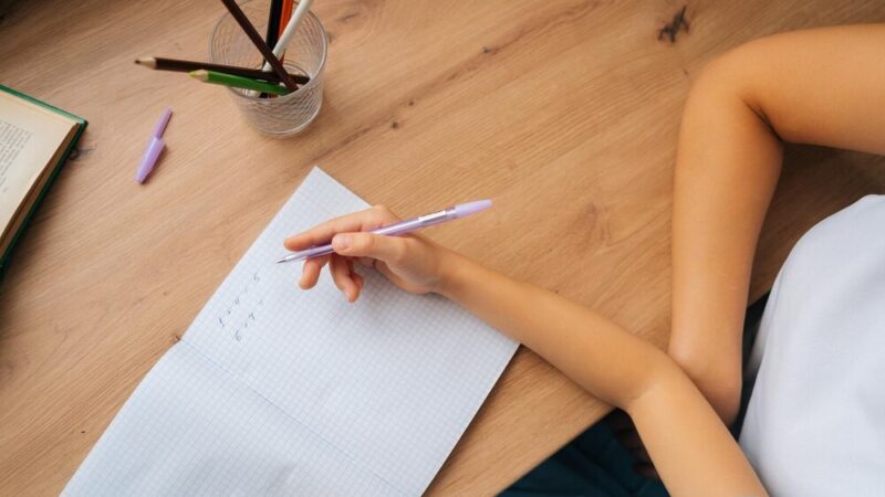 Zimowe przygody w Mediatece: Zapisz dziecko na kreatywne ferie!