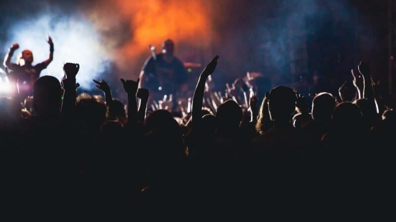 Finisaż „Muzyka sfer 3” z koncertem Artura Szałkowskiego w Mediatece