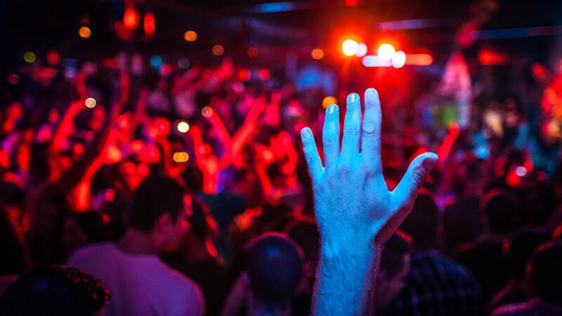 MOTYLE POLSKIEJ SCENY: Koncert Anny Żebrowskiej i Roberta Obcowskiego w Mediatece