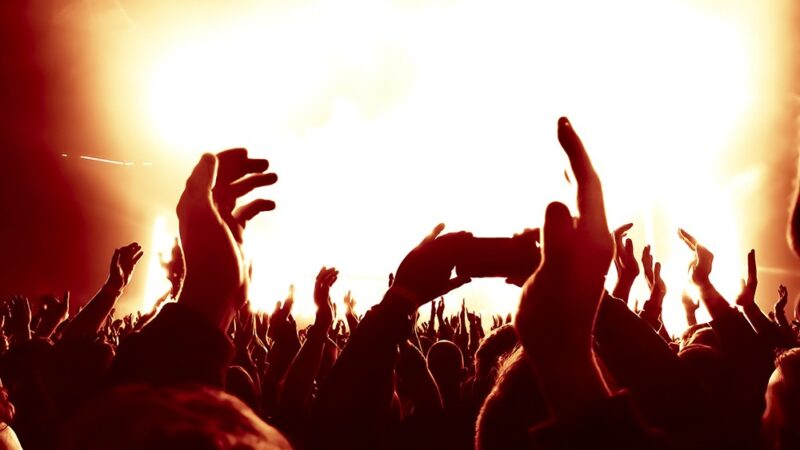 Artystyczna uczta na antresoli w Golach czeka na Ciebie!