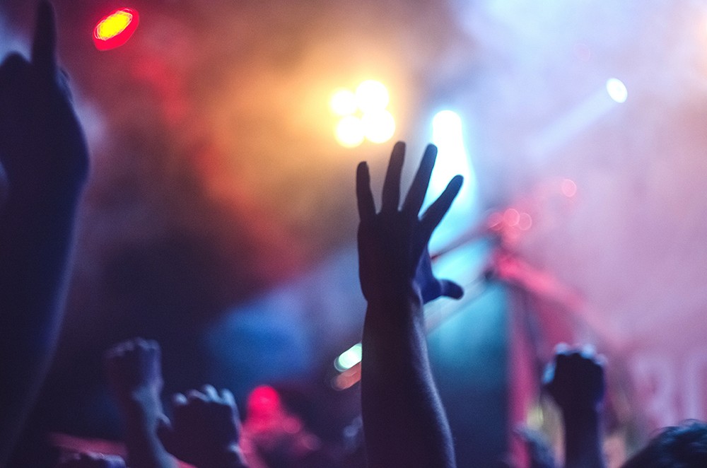 Muzyczne więzi: emocjonalna opowieść o rodzinie i pasji w „Wysokich i niskich tonach