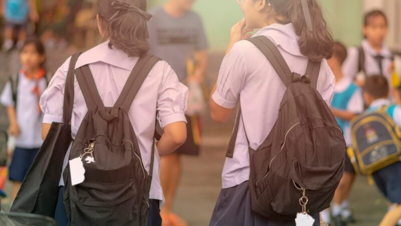 Jak mądrze wspierać dzieci w erze technologii? Spotkanie z ekspertem w Milanówku