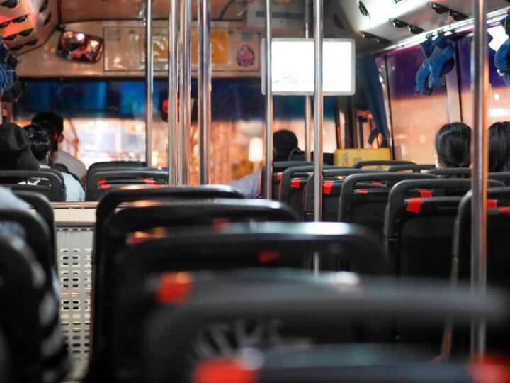 Nowe umowy na linie autobusowe w Grodzisku: co czeka pasażerów?