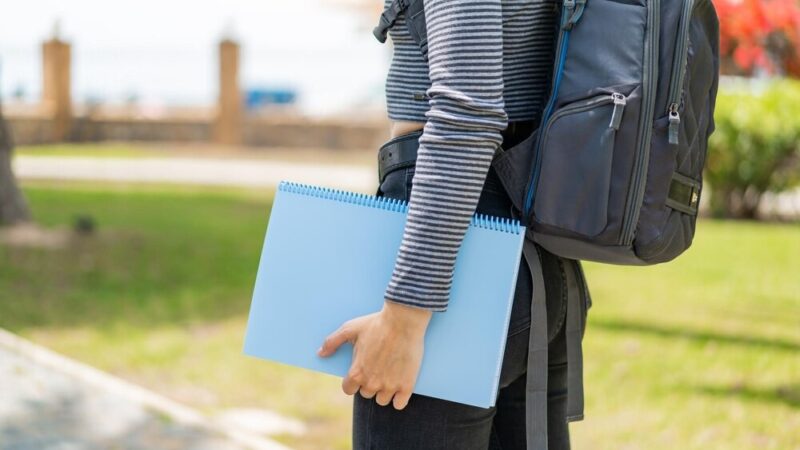 Nowe technologie dla uczniów w Międzyborowie: laptopy i tablety w szkołach