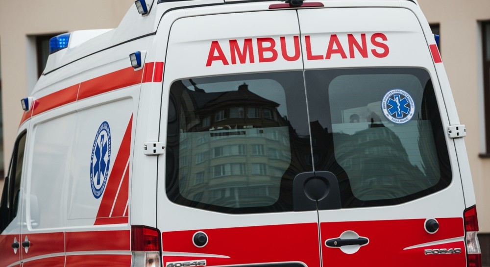 Grodzisk Mazowiecki: Strażacy doskonalą ratownictwo lodowe na zamarzniętym kąpielisku