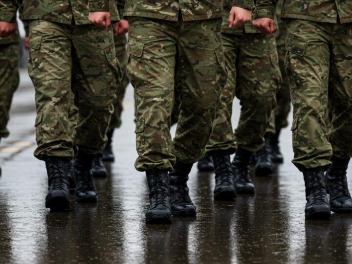 Kiermasz wojskowy w Jaktorowie: odkryj militarną odzież i unikalne akcesoria!