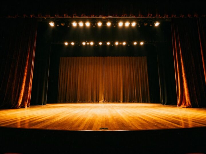 Teatr Bajaderka zaprasza na przygodę „Wszyscy na jednego” w Grodzisku Mazowieckim!