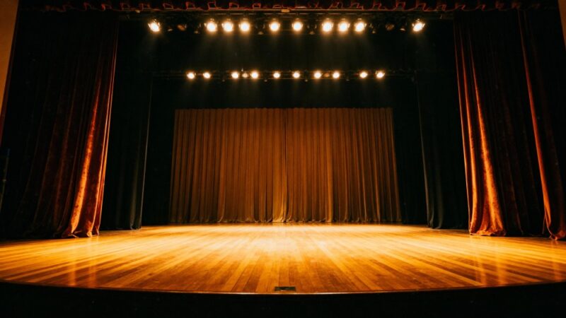 Teatr Bajaderka zaprasza na przygodę „Wszyscy na jednego” w Grodzisku Mazowieckim!