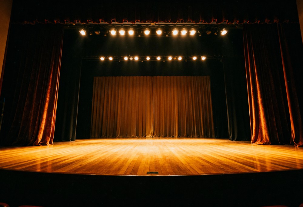 Teatr Bajaderka zaprasza na przygodę „Wszyscy na jednego” w Grodzisku Mazowieckim!