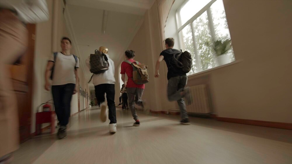 Zakaz smartfonów w szkołach podstawowych od 2026 roku: krok ku lepszej edukacji?